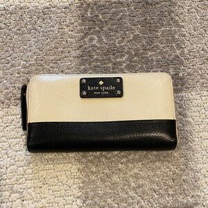 Kate Spade Two-Tone Black and Cream Wallet